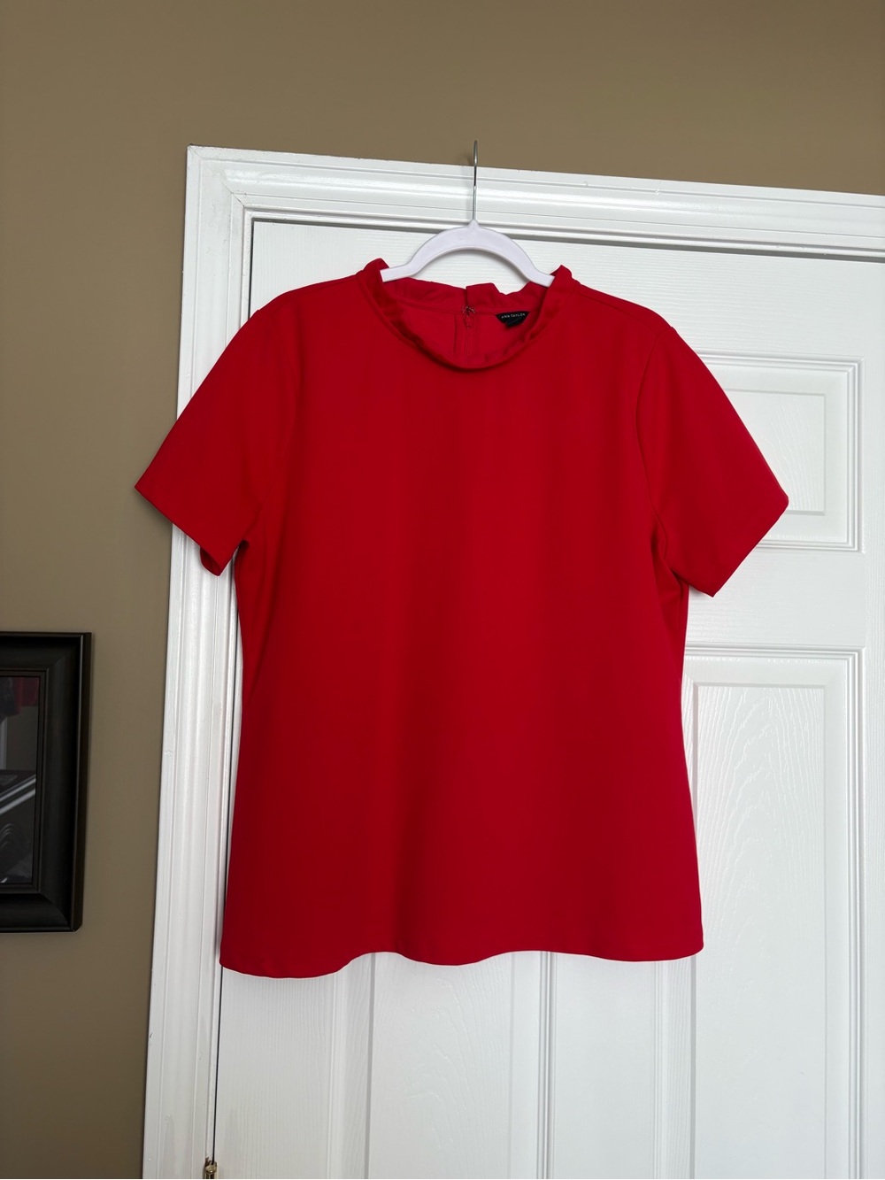 Ann Taylor Women’s Red Short Sleeve Ruffle Collar blouse